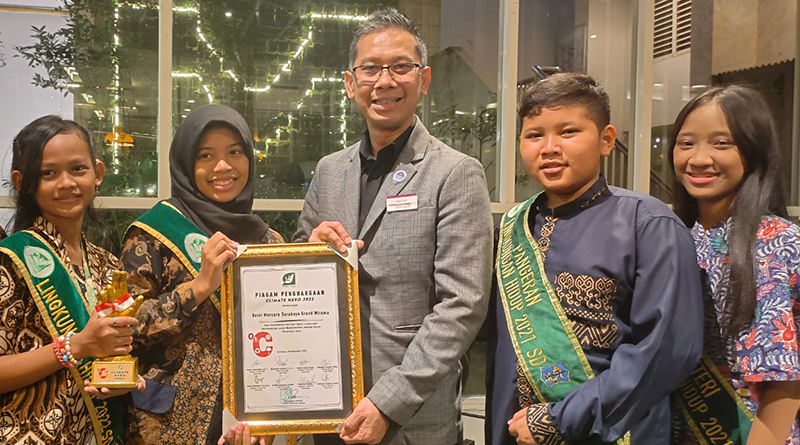 <strong>Anugerah Climate Hero 2022 untuk Hotel Mercure Surabaya Grand Mirama </strong>