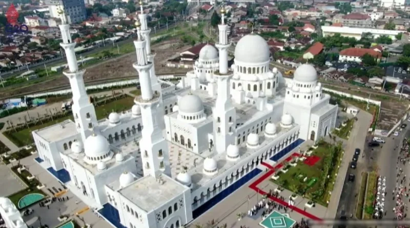 10 Fakta Masjid Raya Sheikh Zayed Kota Surakarta