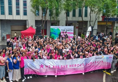 Ratusan Perempuan Surabaya Deklarasikan “She Heroes” di CFD Tunjungan
