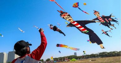 Menikmati Angin, Merawat Budaya: Surabaya Kite Festival 2026 Meriahkan Langit Pakuwon City